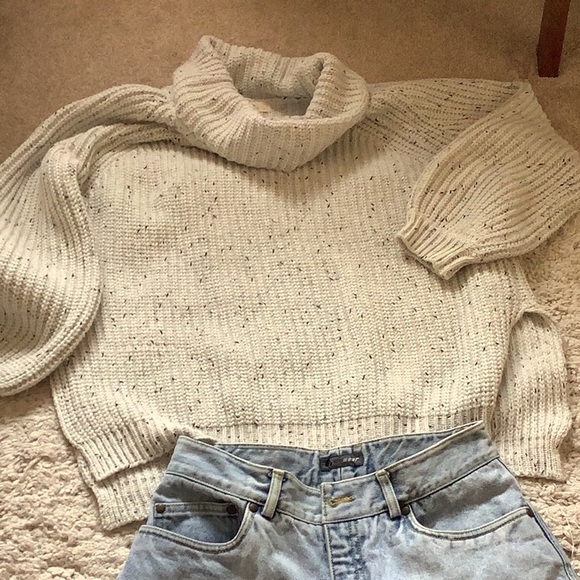 Hummingbird Cowl Neck Sweater 🖤🖤EUC - Picture 5 of 6